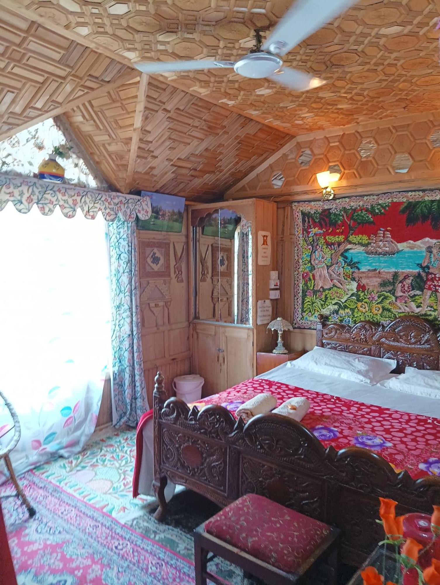 מלון Srīnagar New Minar Group Of Houseboats מראה חיצוני תמונה
