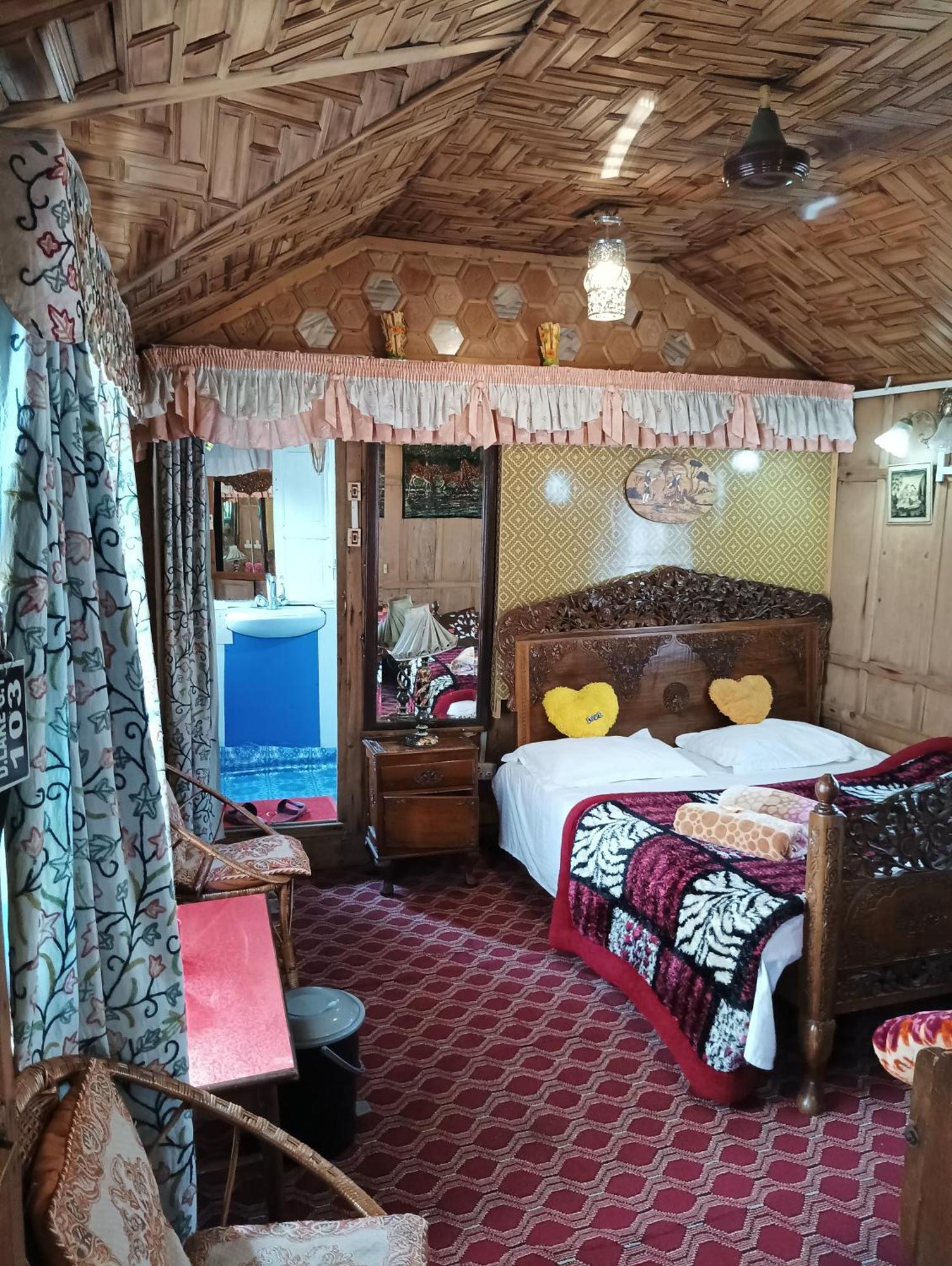 מלון Srīnagar New Minar Group Of Houseboats מראה חיצוני תמונה